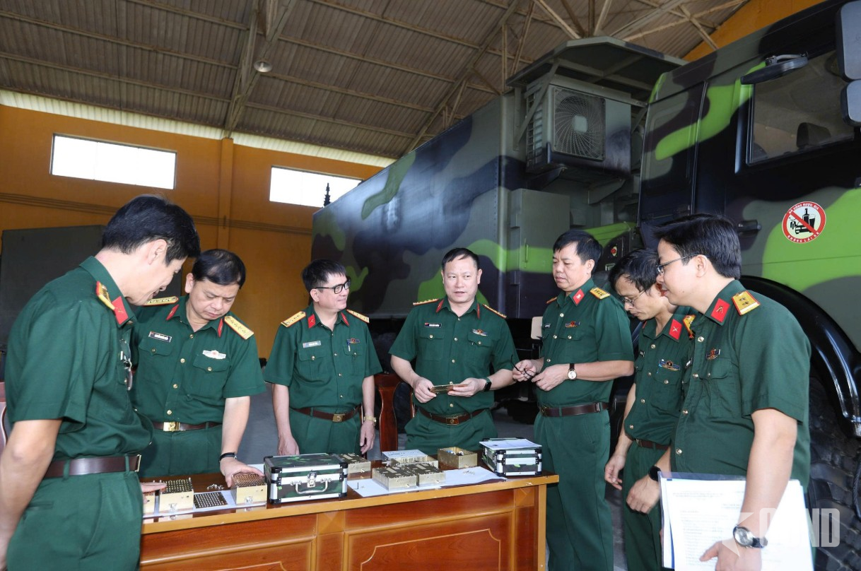 Nâng cao năng lực tự chủ sản xuất vật tư kỹ thuật ngành thông tin